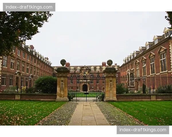 足球公益：曼城俱乐部联合当地慈善机构，为贫困社区儿童提供免费早餐与训练