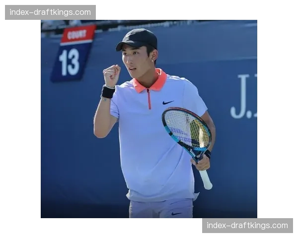 法国网球公开赛资格赛：中国选手商竣程三盘逆转，首进红土大满贯正赛