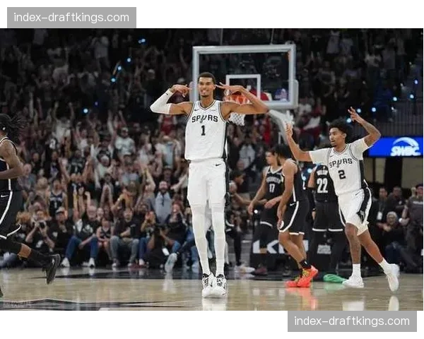 马刺从重建到62胜仅用3年，文班亚马季后赛首秀受期待