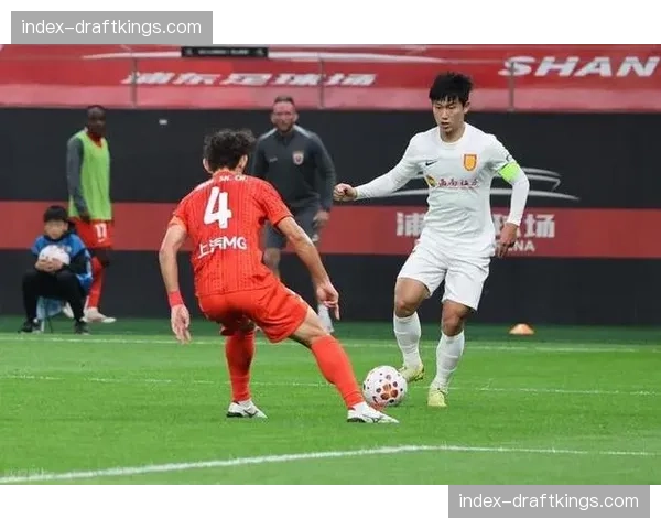 重庆铜梁龙客场2-1力克上海海港，陈纯新连续三轮破门弑旧主